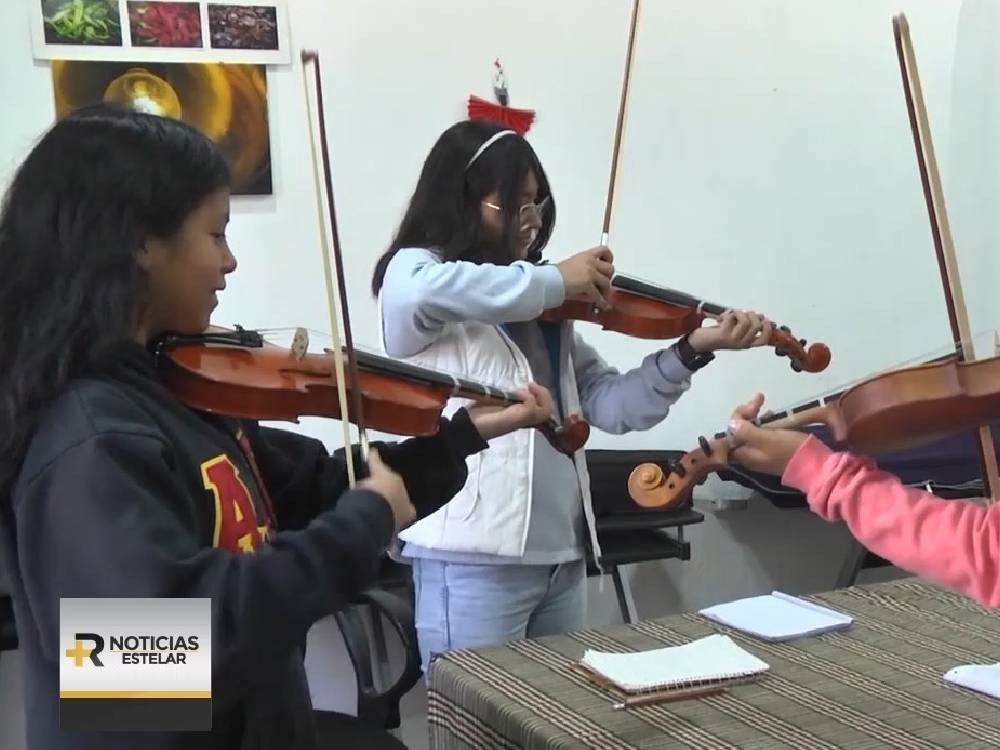 VIDEO: Más de 200 niños y adolescentes participaron en cursos vacacionales del Centro Cultural Efraín Recinos - Xela Blog