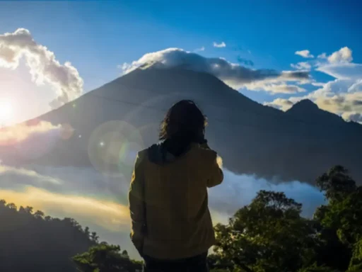 Caminatas y senderismo en Xela, mostrando la biodiversidad y la belleza natural.